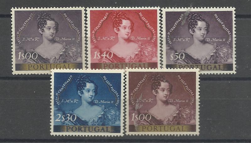 0916.jpg -     Lote:    916            Portugal       Descrição:         1953 &mdash; Centenário do Selo Postal Português. CE786/789. Lote de cinco provas de cor, denteadas: $50 preto violeta, 2x1$00 em castanho e preto violeta, 1$40 em vermelho e 2$30 em ultramar. Cores não aprovadas para estas taxas. MB e MR.         PRV       Valor Base:     &euro; 100,00     Valor Venda:     &euro;      