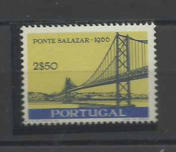 1007.jpg -     Lote:    1007            Portugal       Descrição:         1966 &mdash; Ponte Salazar. CE980, 2$50. Selo com falta da camada dourada de fundo.         ***       Valor Base:     &euro; 15,00     Valor Venda:     &euro;      