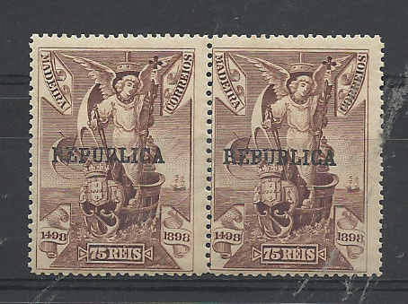 1185.jpg -     Lote:    1185            Portugal       Descrição:         1911 &mdash; 4.º Centenário do Descobrimento do Caminho Marítimo para a Índia, com sobrecarga REPUBLICA, sobre selos da Madeira. CE202, 75 reis castanho. Par horizontal. Valor de catálogo &euro; 72,80.         ***       Valor Base:     &euro; 10,00     Valor Venda:     &euro;      