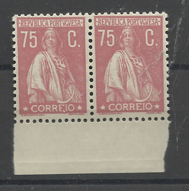 1213.jpg -     Lote:    1213            Portugal       Descrição:         1923 &mdash; Ceres. CE257, 75C lilás rosa. Par horizontal. Valor de catálogo &euro; 84,00.         ***       Valor Base:     &euro; 15,00     Valor Venda:     &euro;      