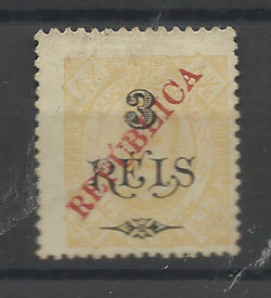 1453.jpg -     Lote:    1453            Índia       Descrição:         1914 &mdash; D. Carlos I. Selos de 1902, com sobrecarga REPUBLICA tipografada localmente. NÃO CATALOGADO. 3 reis s/ 4 &frac12; reis amarelo. MR.         *       Valor Base:     &euro; 35,00     Valor Venda:     &euro;      