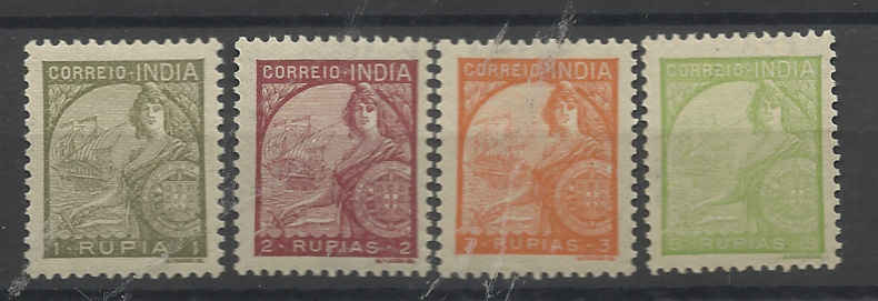 1473.jpg -     Lote:    1473            Índia       Descrição:         1933 &mdash; Tipo Padrão. CE344/347, 1, 2, 3 e 5 Rupias. Quatro valores fecho de série, com goma original e muito ligeiro sinal de charneira. MB. Valor de catálogo &euro; 118,00.         **       Valor Base:     &euro; 25,00     Valor Venda:     &euro;      
