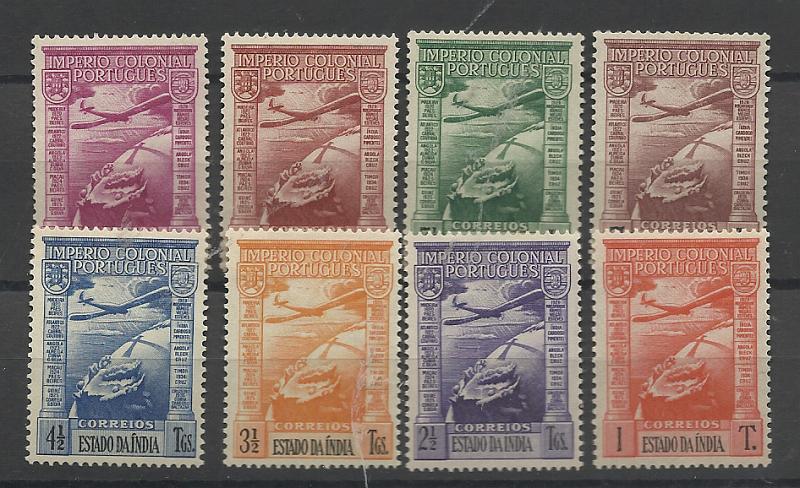 1476.jpg -     Lote:    1476            Índia       Descrição:         1938 &mdash; Correio Aéreo. Império Colonial Português. CE CA 1/8. Série completa. Selos com ligeiríssimo sinal de charneira quase imperceptível. Valor de catálogo &euro; 40,00.         **       Valor Base:     &euro; 10,00     Valor Venda:     &euro;      