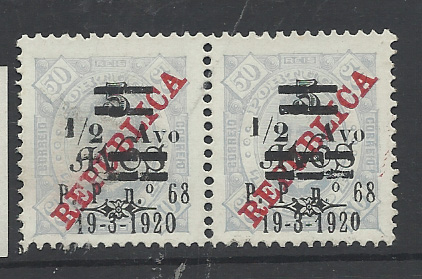 1611.jpg -     Lote:    1611            Timor       Descrição:         1920 &mdash; D. Carlos I, de 1915, com sobretaxa. CE191, &frac12; avo s/ 5 avos s/ 50 reis, denteado 12x11 &frac12;. Par horizontal. Um dos selos com impressão parcial do barramento inferior.         *       Valor Base:     &euro; 50,00     Valor Venda:     &euro;      