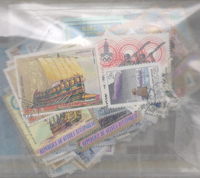 2825.jpg -     Lote:    2825      Lotes pelo Correio              Descrição:         Mundiais. Temática barcos. Lote com 242 selos + 3 blocos todos diferentes. Lote a ver         Lote       Valor Base:     &euro; 15,00     Valor Venda:     &euro; 15,00       