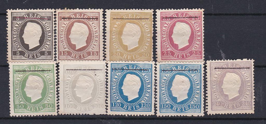 0115.jpg -     Lote:    115      Coleção Olissipo             Descrição:         Reimpressões de 1885. 1870/76 &mdash; D. Luís I. Fita direita. CE36, 38/41, 43/46. Lote de 9 reimpressões com traço de 18mm. R. Valor de catálogo &euro; 645,00.        R*       Valor Base:     &euro; 120,00     Valor Venda:     Retirado     