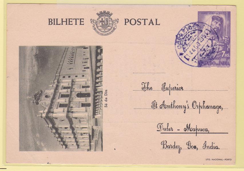 0301.jpg -     Lote:    301            Índia       Descrição:         1946 &mdash; Motivos Históricos. OM41, 7 reis lilás, tipo F, cartolina creme, gravura verde negro. Circulado de Mapuçá (14.08.51) para Bardez.        IC       Valor Base:     &euro; 10,00     Valor Venda:     Retirado     