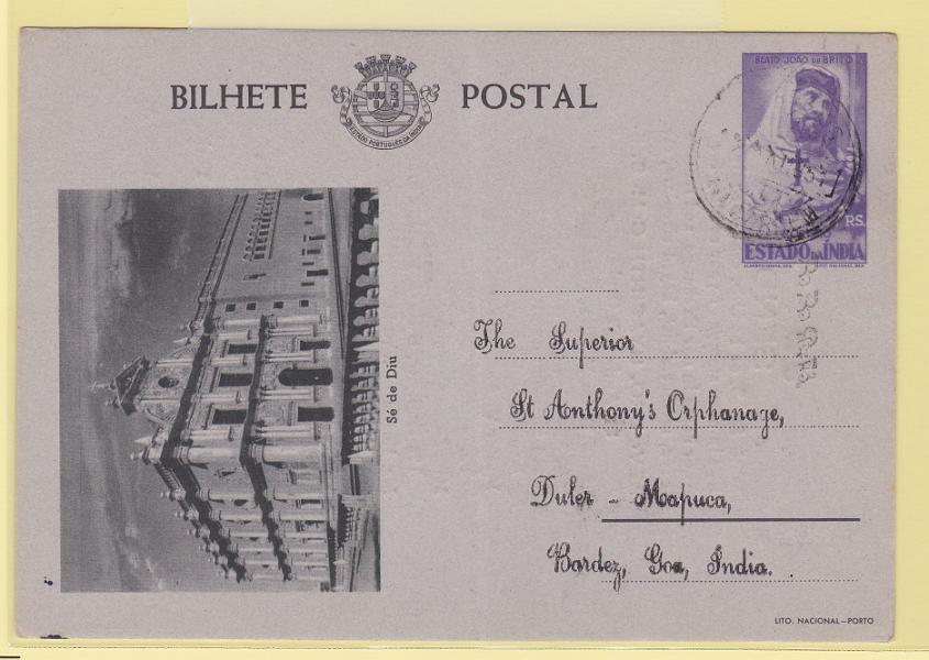 0302.jpg -     Lote:    302            Índia       Descrição:         1946 &mdash; Motivos Históricos. OM41, 7 reis lilás, tipo F, cartolina cinzenta, gravura verde negro. Circulado de Mapuçá (13.05.51) para Bardez.        IC       Valor Base:     &euro; 10,00     Valor Venda:     Retirado     