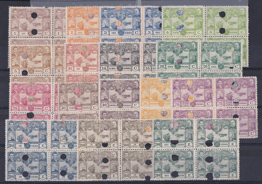 0538.jpg -     Lote:    538            Portugal        Descrição:         1923 &mdash; Travessia Aérea do Atlântico. CE 260/275. Série completa, em quadras, com furos de segurança da casa impressora.        PRV       Valor Base:     &euro; 40,00     Valor Venda:     &euro; 75,00       