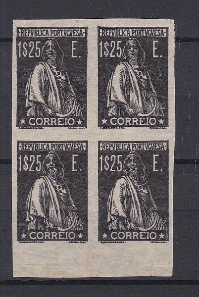 0545.jpg -     Lote:    545            Portugal        Descrição:         1930 &mdash; Ceres. Gravura retocada. CE510, 1$25. Quadra de provas não denteadas em preto sobre papel liso.        PRV       Valor Base:     &euro; 20,00     Valor Venda:     Retirado     