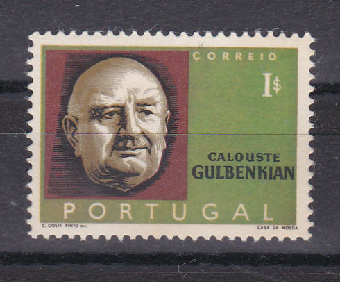 0586.jpg -     Lote:    586            Portugal        Descrição:         1965 &mdash; Calouste Gulbenkian. CE956, 1$00. Prova de cor, com o fundo em verde.        PRV       Valor Base:     &euro; 10,00     Valor Venda:     &euro; 18,00       