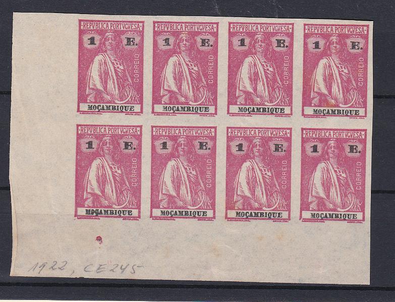 0621.jpg -     Lote:    621            Moçambique       Descrição:         1922 &mdash; Ceres. CE245, 1E em carmim rosa. Bloco horizontal de 8 provas não denteadas (4x2), em papel liso.        PRV       Valor Base:     &euro; 18,00     Valor Venda:     &euro; 18,00       