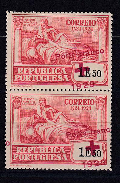 0680.jpg -     Lote:    680            Portugal       Descrição:         1929 &mdash; Porte Franco. Cruz Vermelha Portuguesa * 4.º Centenário do Nascimento de Luís de Camões, com sobrecarga. CE CVP20, 1$50 vermelho. Par vertical com a sobrecarga deslocada.        ***       Valor Base:     &euro; 8,00     Valor Venda:     &euro; 12,00       