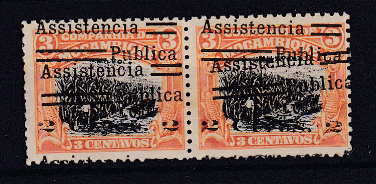 0733.jpg -     Lote:    733            Companhia de Moçambique       Descrição:         1932 &mdash; Imposto Postal. Assistência Pública. Motivos locais, com sobretaxa. CE IP1, 2c s/ 3c laranja e preto. Par horizontal com dupla sobretaxa.        ***       Valor Base:     &euro; 25,00     Valor Venda:     &euro; 42,00       