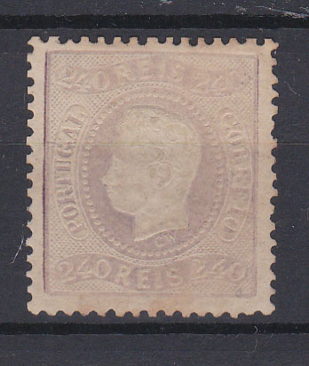 0783.jpg -     Lote:    783            Portugal       Descrição:         1867/70 &mdash; D. Luís I. Fita curva, denteados. CE35, 240 reis lilás. Selo com goma não original. Valor de catálogo &euro; 1.000,00.        (*)       Valor Base:     &euro; 125,00     Valor Venda:     Retirado     