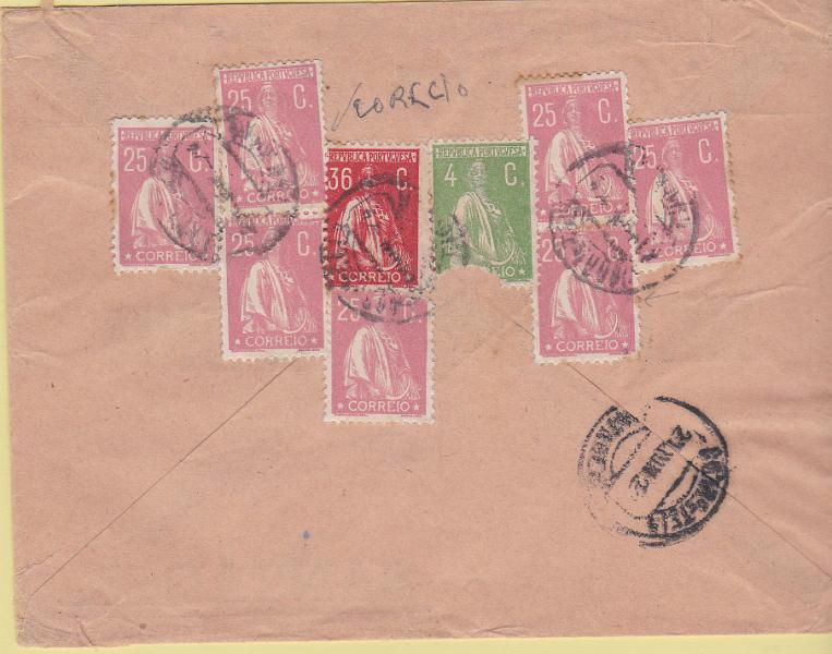0891.jpg -     Lote:    891            Portugal       Descrição:         1917/23 &mdash; Ceres. Sobrescrito circulado de Tomar para Santarém (21.06.23) com selo de 4C CE226, 36C CE243 e 7 selos de 25C CE255 um deles com fenda de cunho MM XXIV (x200). MR.        Carta       Valor Base:     &euro; 25,00     Valor Venda:     Retirado     