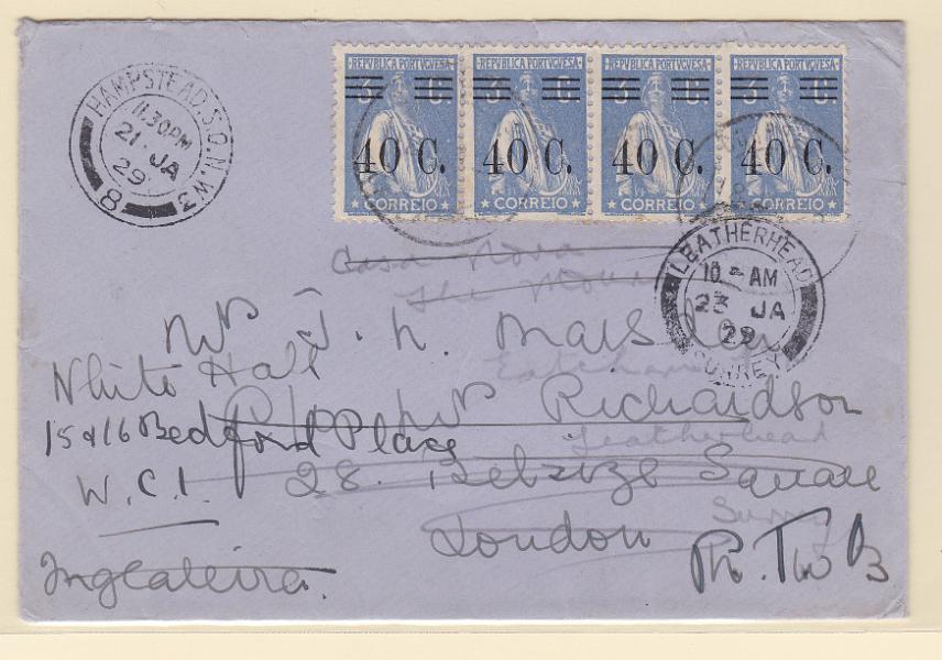 0909.jpg -     Lote:    909            Portugal       Descrição:         1928//29 &mdash; Ceres, com sobretaxa. CE469, 40C s/ 3C. Tira de 4 selos em sobrescrito circulado paraHampstead (21.01.29) e re-endereçado paraLeatherhead (23.01.29).        Carta       Valor Base:     &euro; 14,00     Valor Venda:     &euro; 16,00       