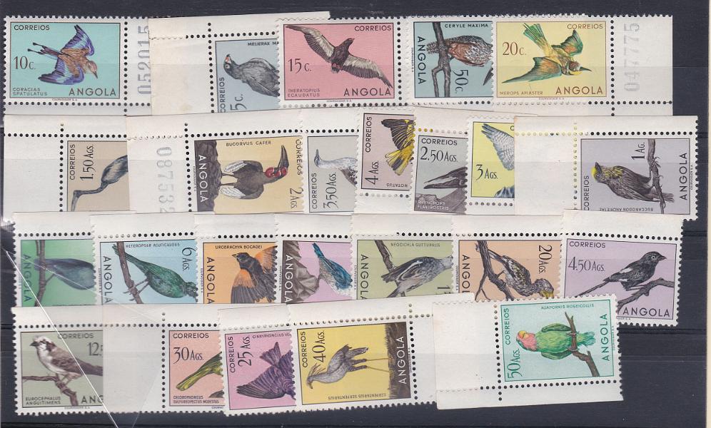 1078.jpg -     Lote:    1078            Angola       Descrição:         1951 &mdash; Aves de Angola. CE326/349. Série completa. Selos em canto ou bordo de folha. MB. Valor de catálogo &euro; 660,00.        ***       Valor Base:     &euro; 200,00     Valor Venda:     Retirado     