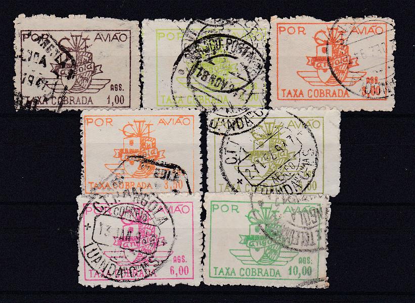 1085.jpg -     Lote:    1085            Angola       Descrição:         1947 &mdash; Correio Aéreo. Emblema dos CTT. Lote de 7 selos diferentes CE CA 10/15 e CA17. Valor de catálogo &euro; 254,00.        O       Valor Base:     &euro; 40,00     Valor Venda:     &euro; 40,00       