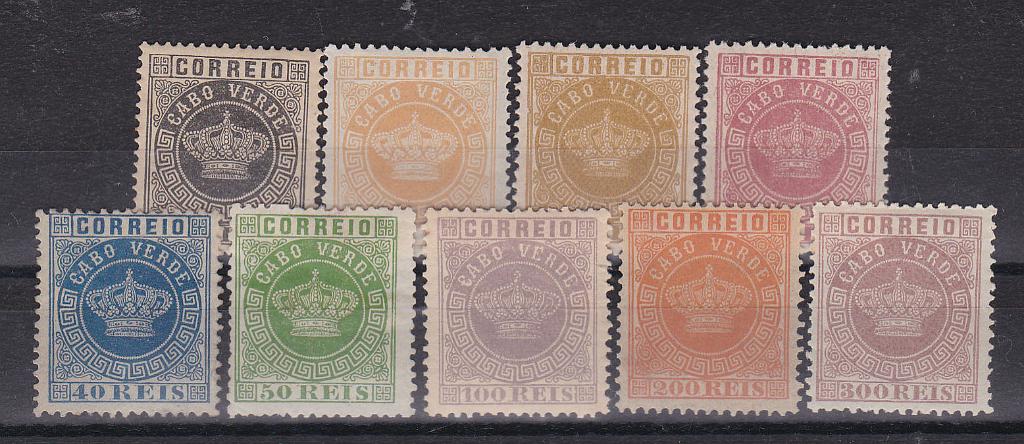 1101.jpg -     Lote:    1101            Cabo Verde       Descrição:         1877 &mdash; Tipo Coroa. CE 1/9. Série completa em denteado 12 &frac12;, com excepção 5 reis em 13 &frac12;. Selo de 40 reis com goma não original. Valor de catálogo &euro; 486,00.        **       Valor Base:     &euro; 100,00     Valor Venda:     Retirado     