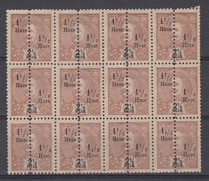 1236.jpg -     Lote:    1236            Índia       Descrição:         1911/13 &mdash; D. Carlos I. Selos perfurados "a meio", com sobretaxa. CE233, 1 &frac12; s/ 2 &frac12; reis. Bloco com 12 selos completas. Dois dos selos com a variedade &frac12;, em vez de &frac12; + um selo com "traço de fração curto. Valor de catálogo &euro; 167,00.        *       Valor Base:     &euro; 30,00     Valor Venda:     Retirado     