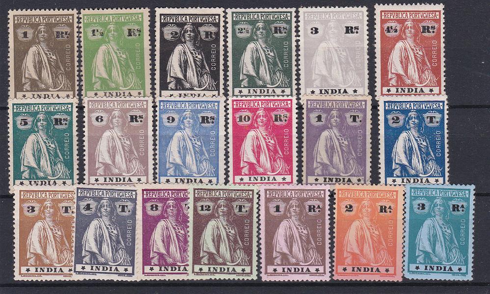 1238.jpg -     Lote:    1238            Índia       Descrição:         1914 &mdash; Ceres. CE 254/272. Série completa. Valores mais altos com goma original e muito leve charneira. Selos de 2r, 10r e 1T sem goma. Todos em papel porcelana com exceção selo de 10 reis em papel esmalte. Valor de catálogo &euro; 160,00.        **/*       Valor Base:     &euro; 40,00     Valor Venda:     &euro; 40,00       