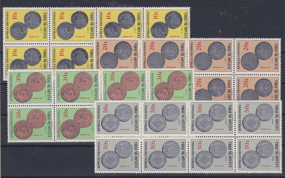 1269.jpg -     Lote:    1269            Índia       Descrição:         1959 &mdash; Moedas. CE505/524. Série completa em blocos de 8 selos. Valor de catálogo &euro; 360,00.        ***       Valor Base:     &euro; 60,00     Valor Venda:     Retirado     