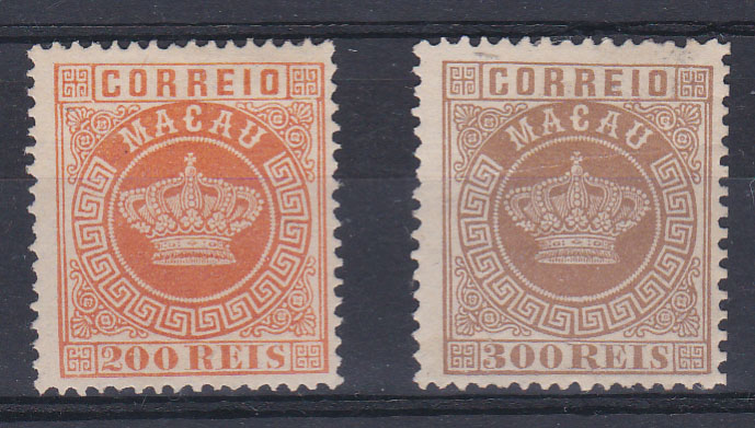 1273.jpg -     Lote:    1273            Macau       Descrição:         1884 &mdash; Tipo Coroa. CE 8/9, 200 denteado 13 &frac12; e 300 reis denteado 12 &frac12;. Valor de catálogo &euro; 87,00.        *       Valor Base:     &euro; 20,00     Valor Venda:     Retirado     