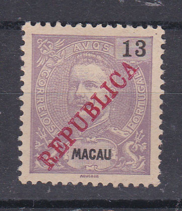 1305.jpg -     Lote:    1305            Macau       Descrição:         1913 &mdash; D. Carlos I Mouchon, com sobrecarga REPUBLICA tipografada localmente. CE190, 13 avos lilás vivo. Valor de catálogo &euro; 120,00.        *       Valor Base:     &euro; 30,00     Valor Venda:     &euro; 90,00       