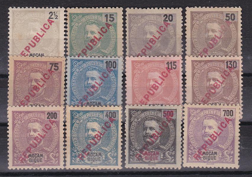 1368.jpg -     Lote:    1368            Moçambique       Descrição:         1917 &mdash; D. Carlos I Mouchon, com sobrecarga REPUBLICA tipografada localmente. CE 189/200. Série completa. Selos com e sem goma e CE190 com leve vestígio de óxido. Lote a ver. Valor de catálogo &euro; 380,00.        **/*       Valor Base:     &euro; 60,00     Valor Venda:     &euro; 60,00       