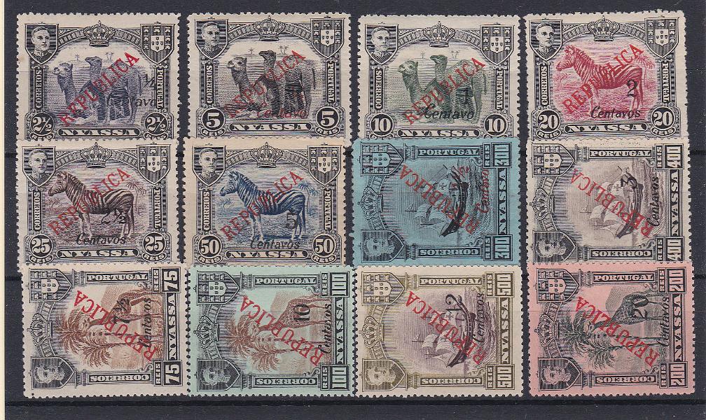 1476.jpg -     Lote:    1476            Companhia do Niassa       Descrição:         1921 &mdash; D. Manuel II, com sobretaxa, tipografada em Lisboa. CE 82/93. Série completa. Valor de catálogo &euro; 108,00.        **       Valor Base:     &euro; 30,00     Valor Venda:     &euro; 55,00       