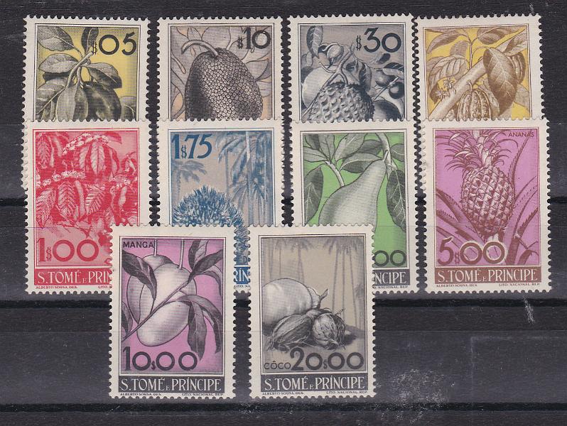 1538.jpg -     Lote:    1538            S. Tomé e Príncipe       Descrição:         1948 &mdash; Frutos de S. Tomé e Príncipe. CE 337/346. Série completa, com muito leve sinal de charneira. MB. Valor de catálogo &euro; 218,00.        **       Valor Base:     &euro; 40,00     Valor Venda:     Retirado     