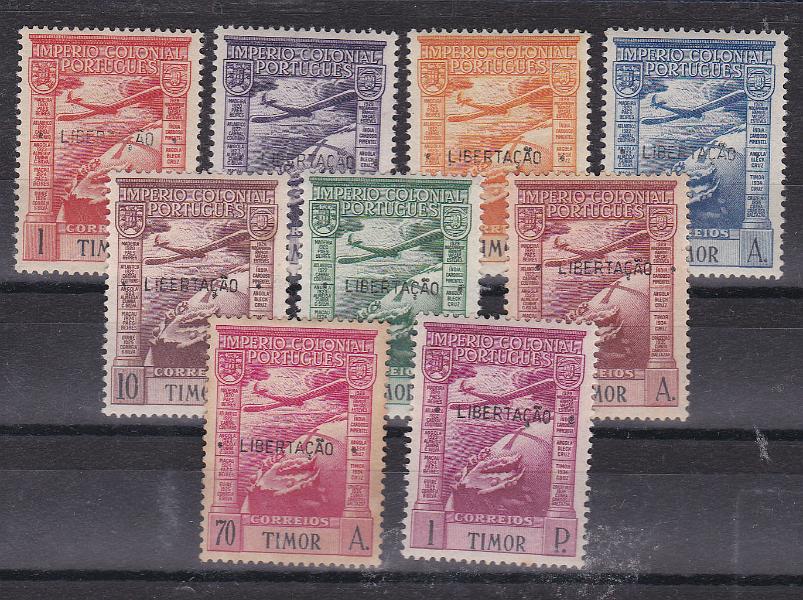1584.jpg -     Lote:    1584            Timor       Descrição:         1947 &mdash; Correio Aéreo. Império Colonial Português, com sobrecarga LIBERTAÇÃO. CE CA 15/23. Série completa. Três selos com óxido. Lote a ver. Valor de catálogo &euro; 440,00.        ***       Valor Base:     &euro; 75,00     Valor Venda:     Retirado     