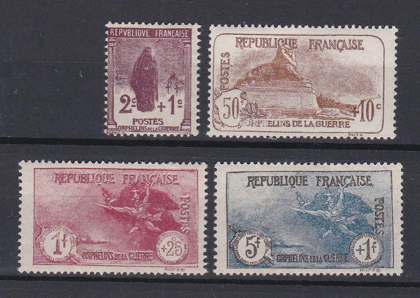 1762.jpg -     Lote:    1762                   Descrição:      França *   1926/27 &mdash; Orphelins. Yv 229/232. Série completa. Valor de catálogo &euro; 210,00.        ***       Valor Base:     &euro; 30,00     Valor Venda:     &euro; 42,00       