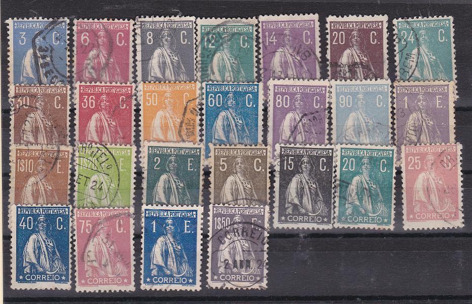 2196.jpg -     Lote:    2196      Lotes pelo Correio      Portugal       Descrição:         1920-23 &mdash; Ceres.Novas taxas e cores. CE 235/259. As duas séries completas. Valor de catálogo &euro; 82,00.        O       Valor Base:     &euro; 8,00     Valor Venda:     Retirado     