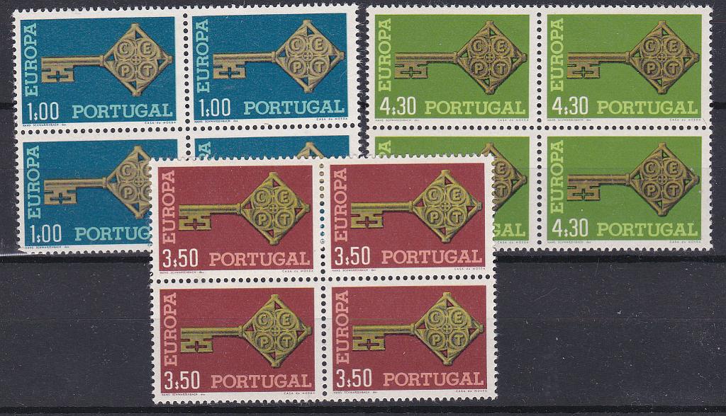 2282.jpg -     Lote:    2282      Lotes pelo Correio      Portugal       Descrição:         1968 &mdash; Europa CEPT. CE 1022/1024. Série completa em quadras. Valor de catálogo &euro; 144,00.        ***       Valor Base:     &euro; 15,00     Valor Venda:     Retirado     