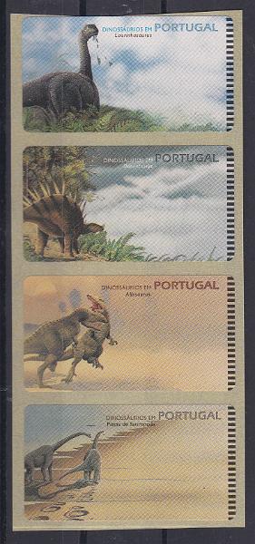 2309.jpg -     Lote:    2309      Lotes pelo Correio      Portugal       Descrição:         1999 &mdash; Dinossáurios em Portugal. CE ETQ19. Tira de 4 etiquetas, sem impressão da taca, com motivos diferentes.        ETQ       Valor Base:     &euro; 5,00     Valor Venda:     Retirado     