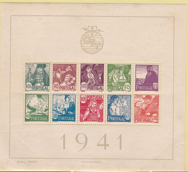 2319.jpg -     Lote:    2319      Lotes pelo Correio      Portugal       Descrição:         1941 &mdash; Costumes Portugueses. CE BLC4. Bloco com goma não original e vestígios de óxido.        BLC(*)       Valor Base:     &euro; 20,00     Valor Venda:     Retirado     