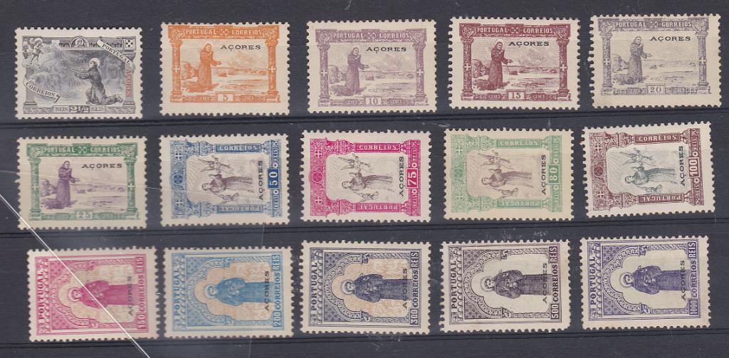 2389.jpg -     Lote:    2389      Lotes pelo Correio      Açores       Descrição:         1895 &mdash; 7.º Centenário do Nascimento de S. António. Selos do Continente com sobrecarga AÇORES. CE 73/87. Série completa. Alguns selos com ligeiros pontos de óxido. Lote a ver. Valor de catálogo &euro; 1.500,00.        **       Valor Base:     &euro; 150,00     Valor Venda:     Retirado     