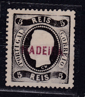 2403.jpg -     Lote:    2403      Lotes pelo Correio      Madeira       Descrição:         1868/70 &mdash; D. Luís I. Fita curva, denteados. CE5, 5 reis preto. Valor de catálogo &euro; 85,00.        *       Valor Base:     &euro; 8,00     Valor Venda:     Retirado     