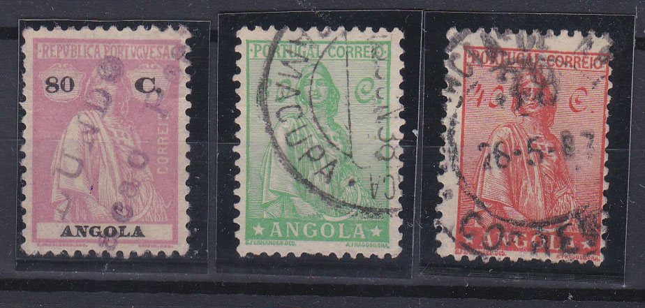 2523.jpg -     Lote:    2523      Lotes pelo Correio      Angola       Descrição:         Marcofilia diversa. Lote de 3 selos tipo Ceres: um com carimbo nominativo "DUNDO / ESTAÇÃO POSTAL" a violeta + a preto "CAMACUPA" + numérico volante "38".        O       Valor Base:     &euro; 6,00     Valor Venda:     &euro; 6,00       