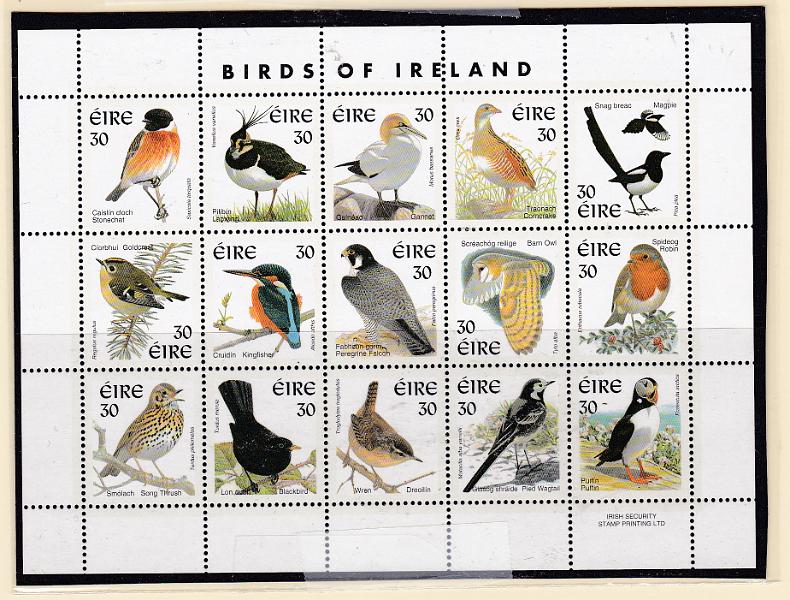 2621.jpg -     Lote:    2621      Lotes pelo Correio             Descrição:         Irlanda &mdash; Aves. Folha miniatura com 15 selos diferentes de 30c. Yv 1120/32 + 2 NC.        ***       Valor Base:     &euro; 6,00     Valor Venda:     &euro; 6,00       