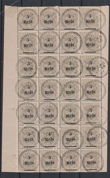 0199.jpg -     Lote:    199      Coleção Macau Pt.1             Descrição:         1887 &mdash; Tipo Coroa, com sobretaxa. CE24, 5 s/ 80 reis, denteado 12 &frac12;, sobrecarga A. Folha completa com 28 selos. Valor de catálogo &euro; 336.00.         O       Valor Base:     &euro; 180,00     Valor Venda:     &euro;      