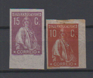 0720.jpg -     Lote:    720            Portugal       Descrição:         1912 &mdash; Ceres. CE 215/216. Lote de duas provas em papel cebola, não denteados dos valores de 10C e 15C, nas cores aprovadas. B e R.         PRV       Valor Base:     &euro; 20,00     Valor Venda:     &euro;      
