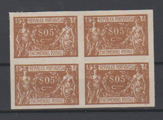 0773.jpg -     Lote:    773            Portugal       Descrição:         1920/22 &mdash; Encomendas Postais. Comércio e Indústria. CE EP3, $05 bistre. Quadra em papel liso fino branco, não denteada.         PRV       Valor Base:     &euro; 10,00     Valor Venda:     &euro;      