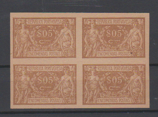 0774.jpg -     Lote:    774            Portugal       Descrição:         1920/22 &mdash; Encomendas Postais. Comércio e Indústria. CE EP3, $05 bistre. Quadra em papel liso camurça, não denteada.         PRV       Valor Base:     &euro; 10,00     Valor Venda:     &euro;      