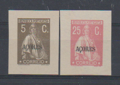 0797.jpg -     Lote:    797            Açores       Descrição:         1923/24 &mdash; Ceres. Selos do Continente com sobrecarga AÇORES. CE192 e 195, 5C e 25C. Provas de cor, nas cores aprovadas, não denteadas, com margens de luxo, em papel liso.         PRV       Valor Base:     &euro; 10,00     Valor Venda:     &euro;      