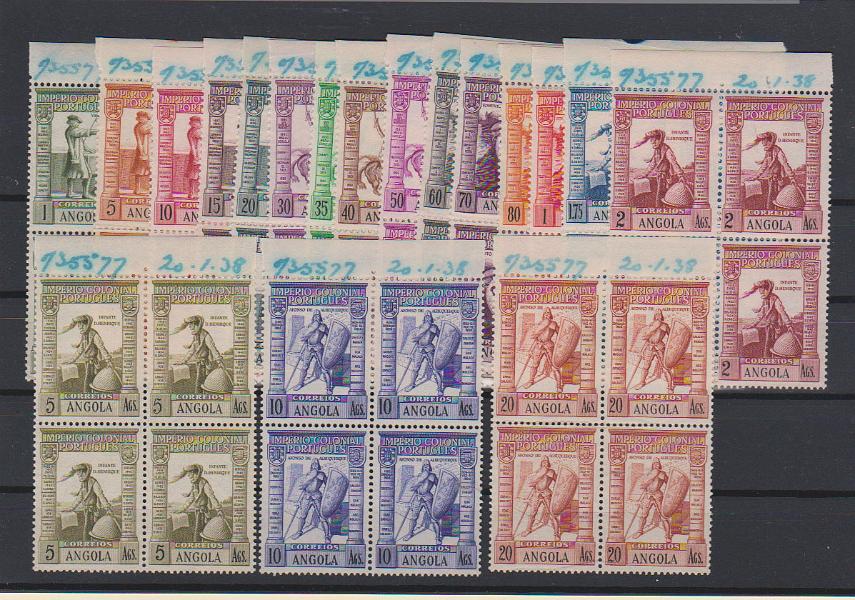 0804.jpg -     Lote:    804            Angola       Descrição:         1938 &mdash; Império Colonial Português. CE 258/275. Série completa em quadras, de provas do arquivo da Bradbury Wilkinson & Co. Ltd, com inscrição na margem do n.º de obra (735577) e da data da 1.ª tiragem da emissão (20.01.38). MB e MR.         PRV       Valor Base:     &euro; 450,00     Valor Venda:     &euro;      