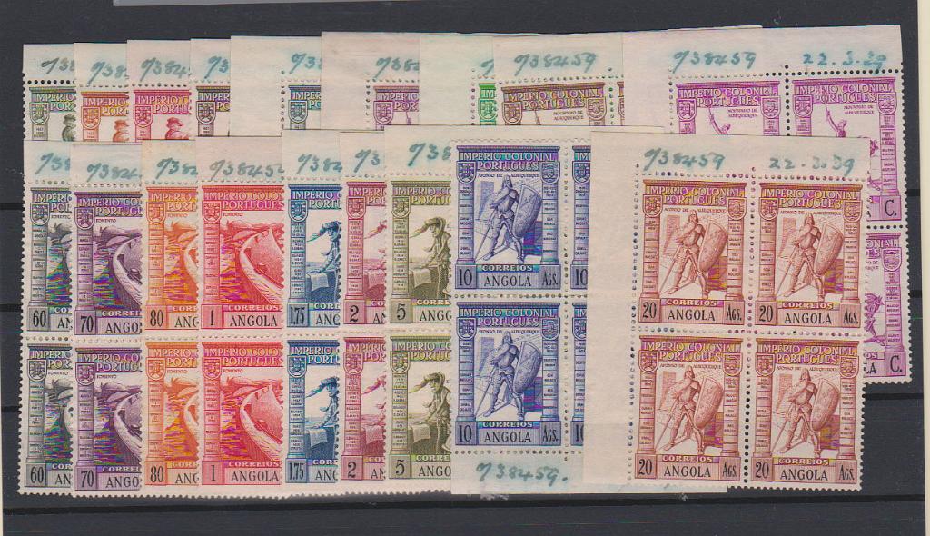 0805.jpg -     Lote:    805            Angola       Descrição:         1938 &mdash; Império Colonial Português. CE 258/275. Série completa em quadras, de provas do arquivo da Bradbury Wilkinson & Co. Ltd, com inscrição na margem do n.º de obra (738459) e da data da 2.ª tiragem da emissão (22.03.39). MB e MR.         PRV       Valor Base:     &euro; 450,00     Valor Venda:     &euro;      
