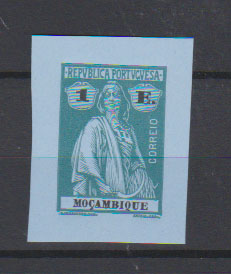 0823.jpg -     Lote:    823            Moçambique       Descrição:         1914, Ceres. CE168, 1E. CE Prova não denteada, em verde sobre papel porcelana colorido azul, com grandes margens.         PRV       Valor Base:     &euro; 6,00     Valor Venda:     &euro;      